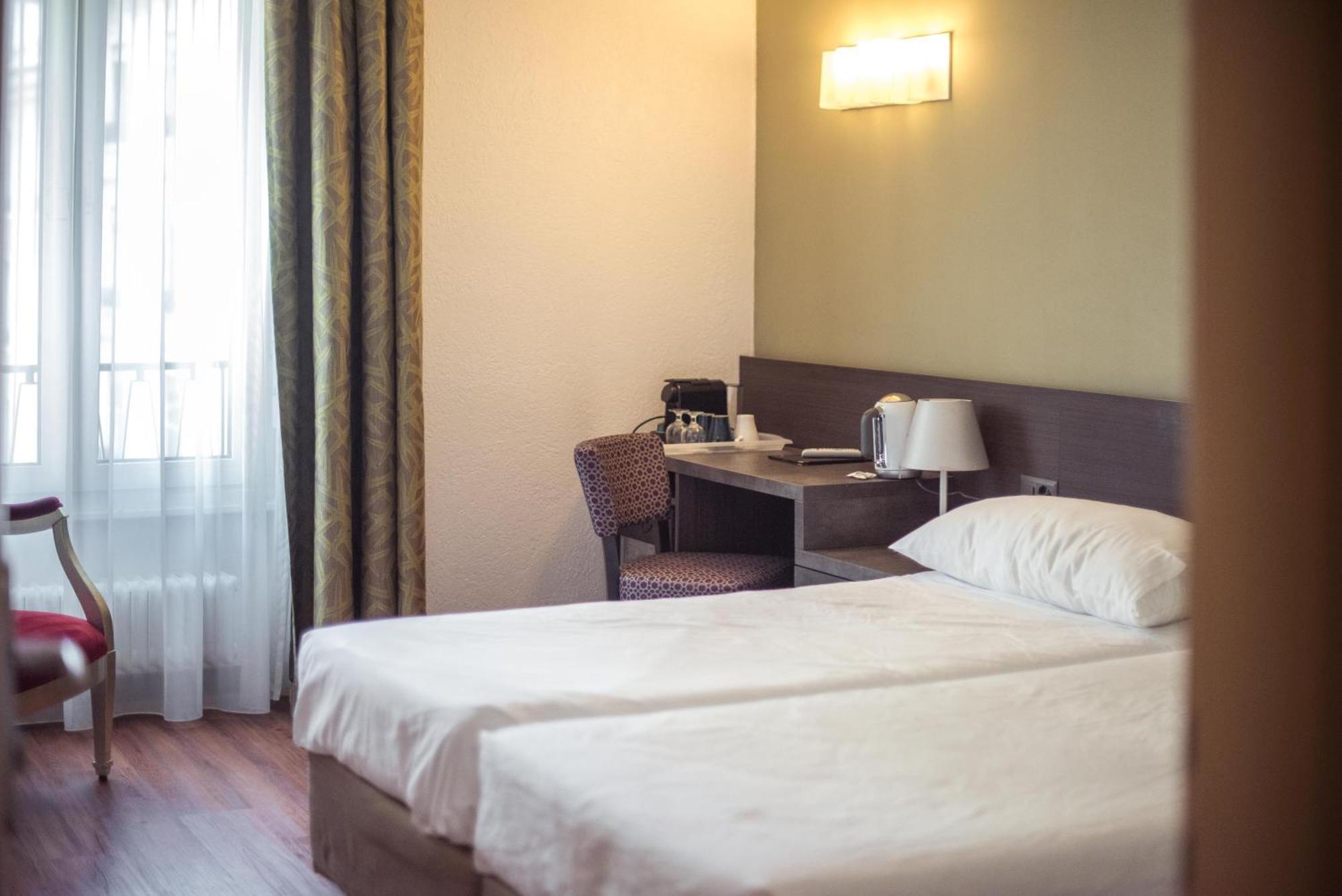 Hotel Montana Geneva Ruang foto